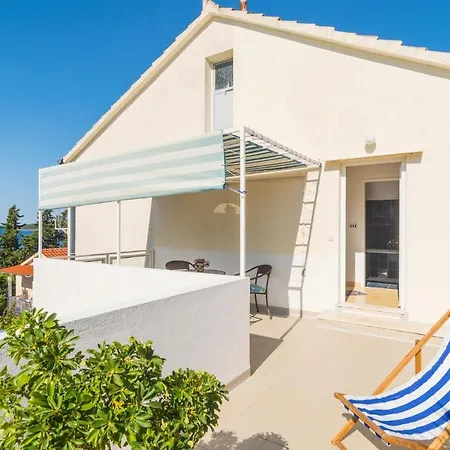 Apartment Two-bedroom With Sea View 03