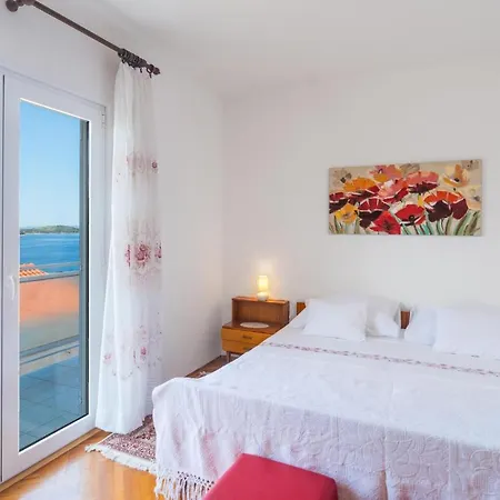 Apartment Two-bedroom With Sea View 03